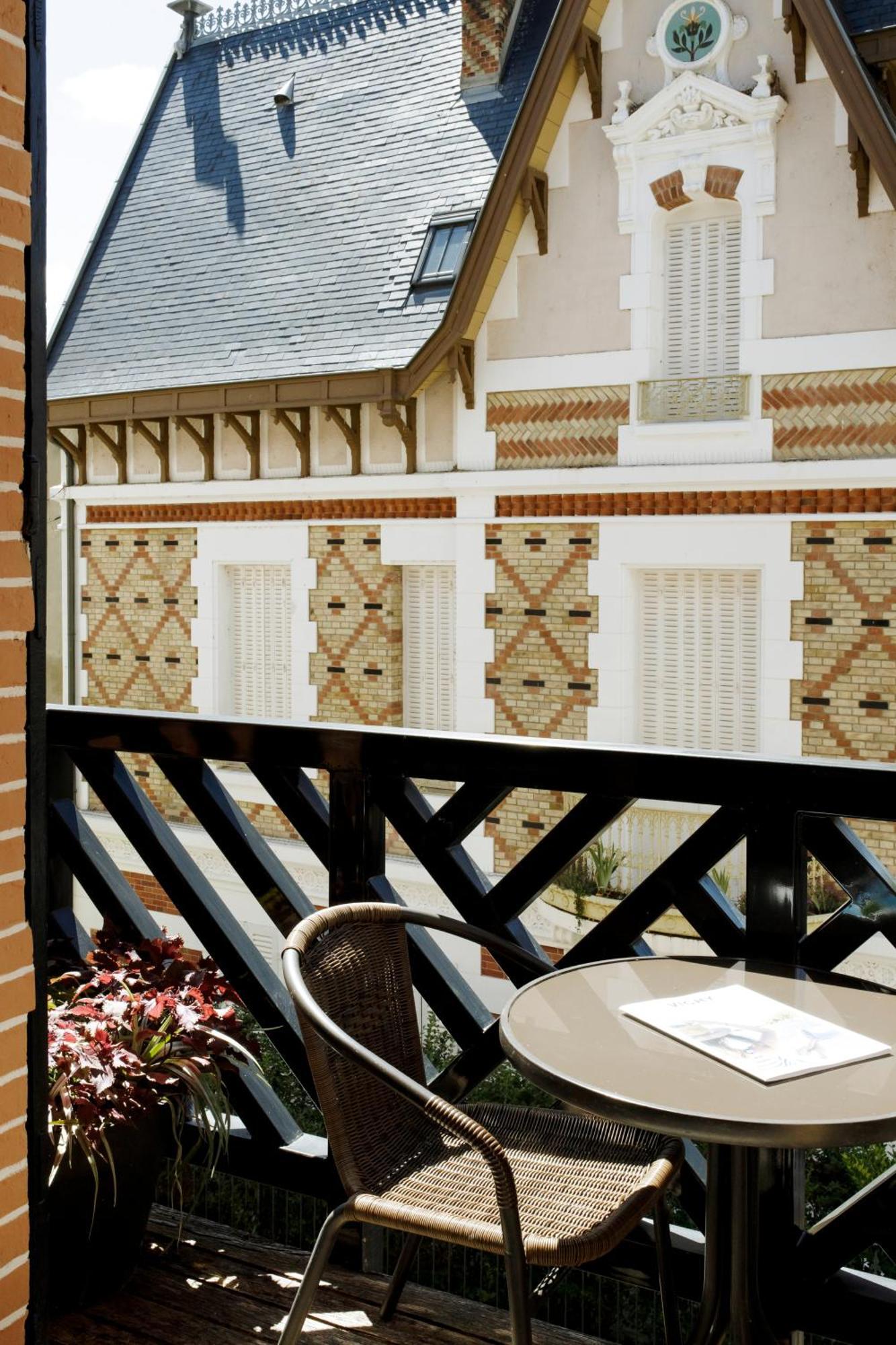 Maison Decoret - Relais & Chateaux Vichy Exteriör bild
